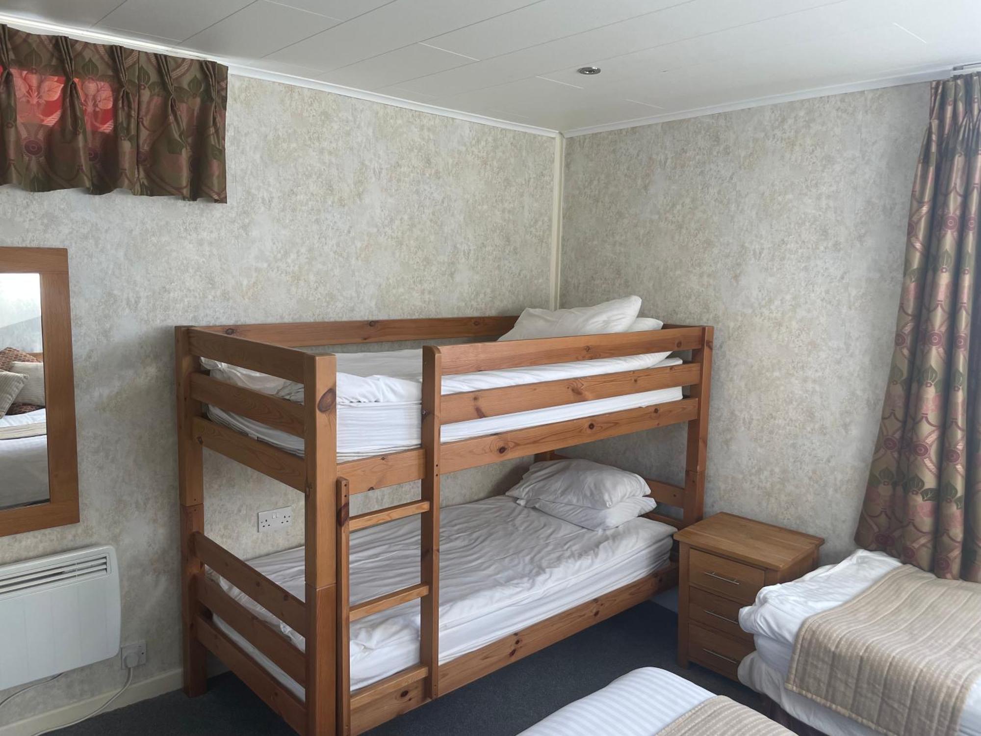 The Dog & Partridge Country Inn آشبورن المظهر الخارجي الصورة