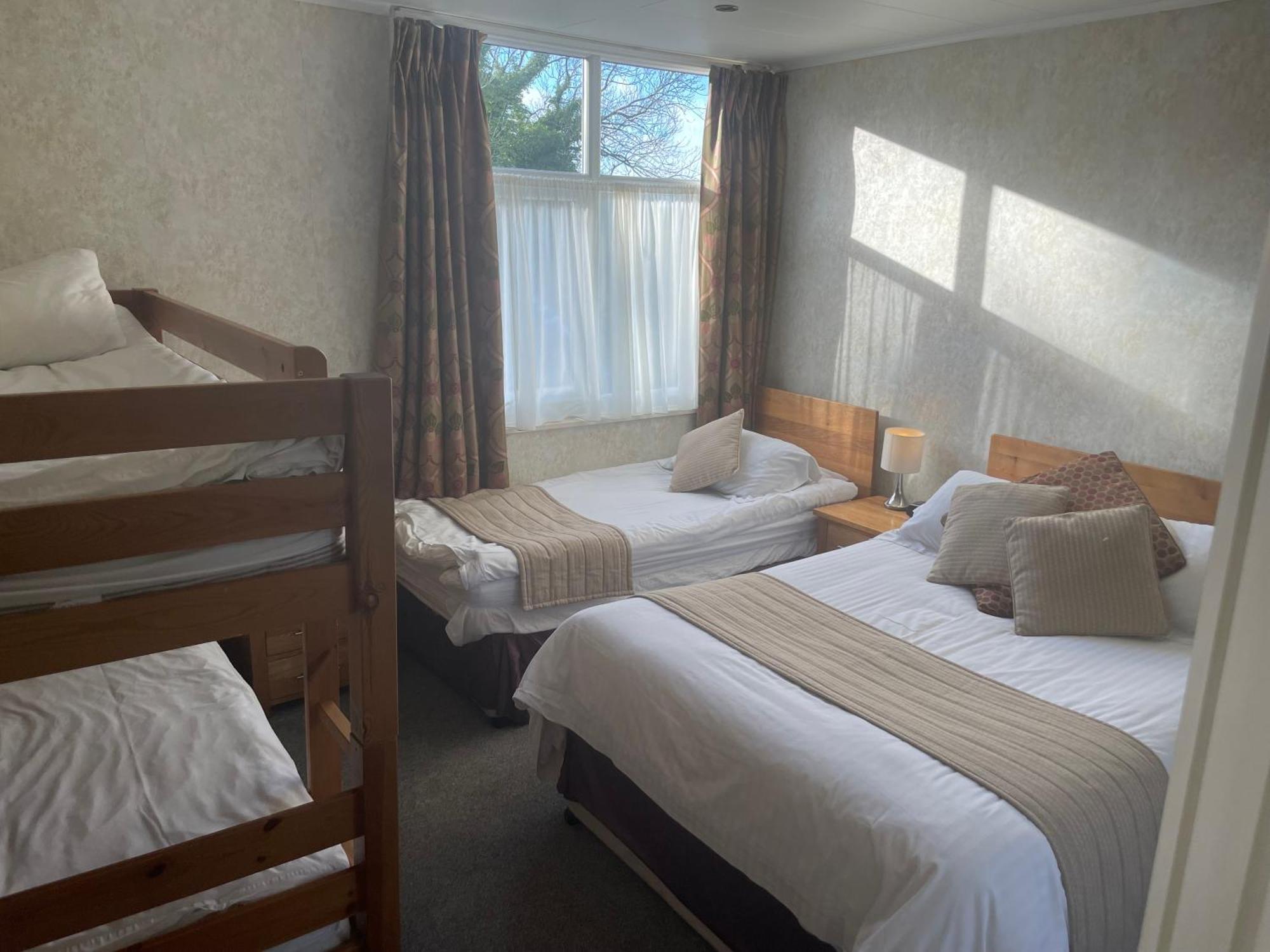 The Dog & Partridge Country Inn آشبورن المظهر الخارجي الصورة