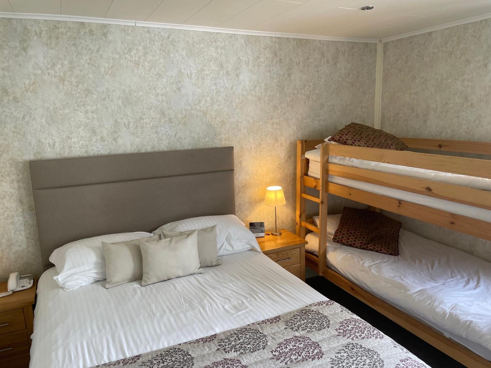 The Dog & Partridge Country Inn آشبورن المظهر الخارجي الصورة